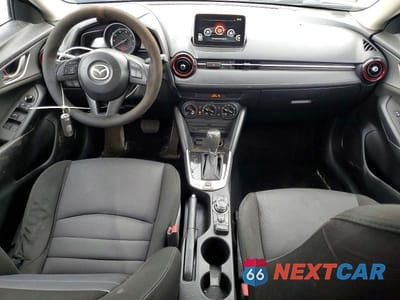 Zdjęcie 8 z 12 samochodu: 2016 MAZDA CX-3 SPORT VIN:JM1DKFB75G0130309 - miniatura