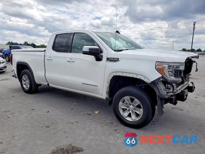Czwarte zdjęcie samochodu z boku: 2021 GMC SIERRA C1500 SLE VIN:1GTR8BED3MZ203389 - miniatura