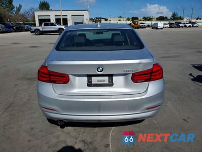 Zdjęcie 6 z 12 samochodu: 2018 BMW 320 I VIN:WBA8E1G59JNU92475 - miniatura