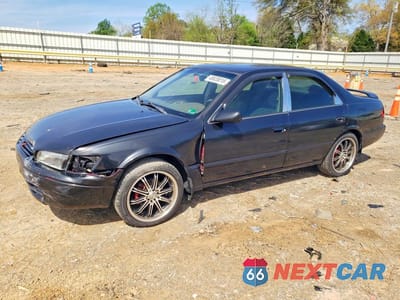 1997 TOYOTA CAMRY LE 4T1BG22K1VU132260 - główne zdjęcie licytacji z USA - miniatura