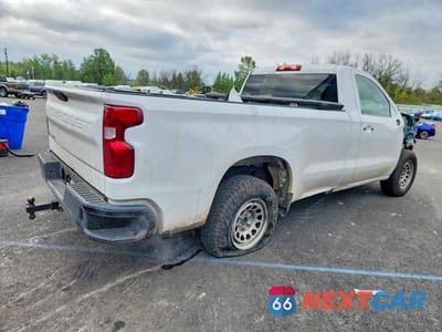 Trzecie zdjęcie samochodu z tyłu: 2021 CHEVROLET SILVERADO C1500 VIN:3GCNWAEH2MG184531 - miniatura