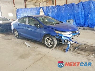 Czwarte zdjęcie samochodu z boku: 2016 CHEVROLET CRUZE LT VIN:1G1BE5SM4G7233350 - miniatura