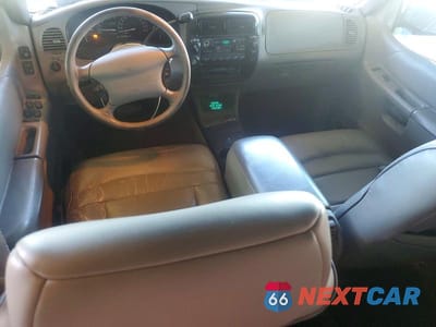 Zdjęcie 8 z 13 samochodu: 1996 FORD EXPLORER VIN:1FMDU34X0TZA58183 - miniatura