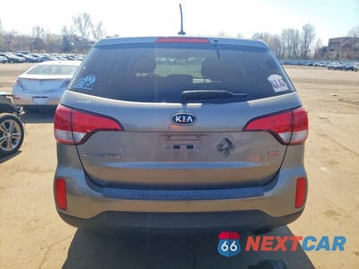 Zdjęcie 6 z 13 samochodu: 2014 KIA SORENTO LX VIN:5XYKT3A64EG506775 - miniatura