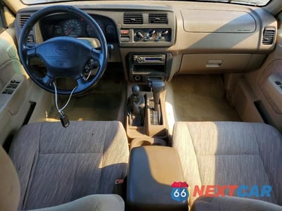Zdjęcie 8 z 12 samochodu: 2000 NISSAN FRONTIER XE VIN:1N6ED27Y4YC369601 - miniatura