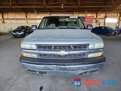 Piąte zdjęcie samochodu w środku: 2001 CHEVROLET SILVERADO VIN:1GCEK19T71E105190 - miniatura