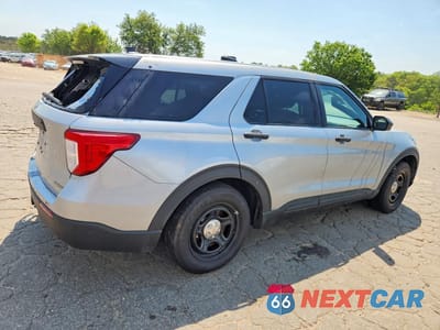 Trzecie zdjęcie samochodu z tyłu: 2022 FORD EXPLORER POLICE INTERCEPTOR VIN:1FM5K8AC6NGB58537 - miniatura