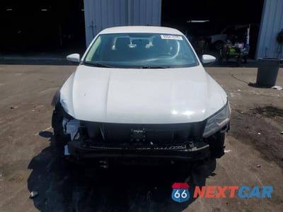 Piąte zdjęcie samochodu w środku: 2018 VOLKSWAGEN PASSAT S VIN:1VWAA7A34JC021708 - miniatura