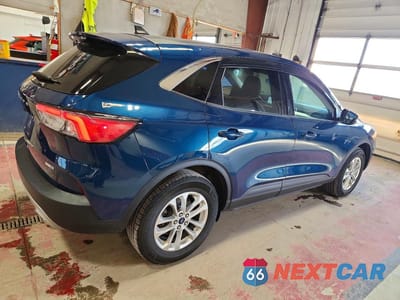 Trzecie zdjęcie samochodu z tyłu: 2020 FORD ESCAPE SE VIN:1FMCU9G64LUB90717 - miniatura