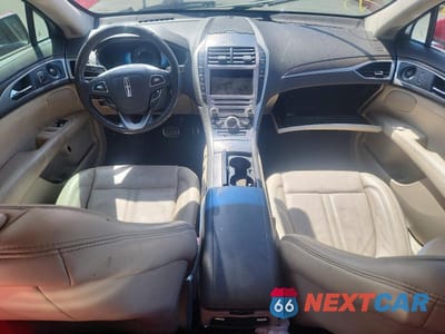 Zdjęcie 8 z 12 samochodu: 2019 LINCOLN MKZ RESERVE I VIN:3LN6L5LU3KR605643 - miniatura