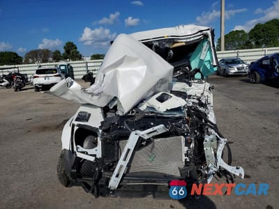 Piąte zdjęcie samochodu w środku: 2025 MERCEDES-BENZ G 580E VIN:W1NWM0ABXSX036926 - miniatura