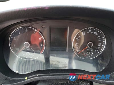 Zdjęcie 9 z 13 samochodu: 2014 VOLKSWAGEN PASSAT S VIN:1VWAS7A3XEC044929 - miniatura