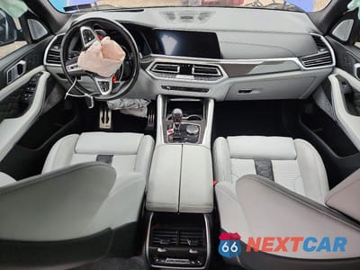 Zdjęcie 8 z 13 samochodu: 2022 BMW X5 M VIN:5YMJU0C0XN9K39778 - miniatura