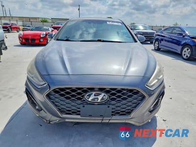 Piąte zdjęcie samochodu w środku: 2018 HYUNDAI SONATA SPORT VIN:5NPE34AF6JH688744 - miniatura