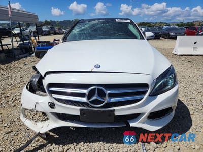 Piąte zdjęcie samochodu w środku: 2017 MERCEDES-BENZ C300 VIN:55SWF4JB4HU196407 - miniatura