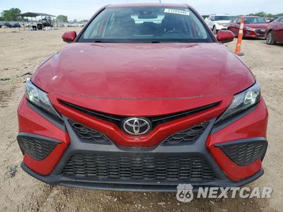 Piąte zdjęcie samochodu w środku: 2021 TOYOTA CAMRY SE VIN:4T1G11AK2MU469974 - miniatura