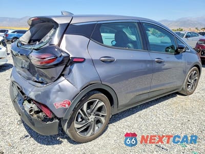 Trzecie zdjęcie samochodu z tyłu: 2023 CHEVROLET BOLT EV 2LT VIN:1G1FX6S02P4207135 - miniatura
