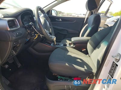 Zdjęcie 7 z 12 samochodu: 2019 KIA SORENTO LX V6 VIN:5XYPG4A53KG566503 - miniatura