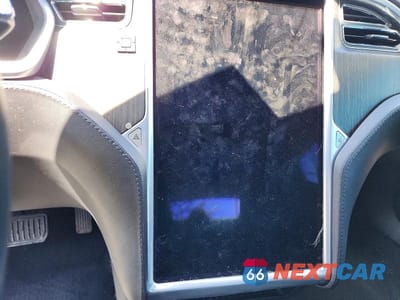 Zdjęcie 9 z 12 samochodu: 2013 TESLA MODEL S VIN:5YJSA1CN3DFP03442 - miniatura