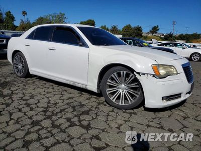 Czwarte zdjęcie samochodu z boku: 2012 CHRYSLER 300 S VIN:2C3CCABG7CH186130 - miniatura