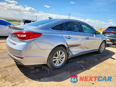 Trzecie zdjęcie samochodu z tyłu: 2016 HYUNDAI SONATA SE VIN:5NPE24AFXGH321776 - miniatura