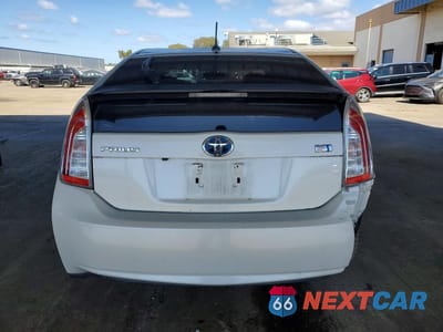 Zdjęcie 6 z 12 samochodu: 2012 TOYOTA PRIUS FOUR VIN:JTDKN3DU8C1534337 - miniatura