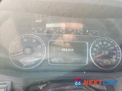 Zdjęcie 8 z 10 samochodu: 2019 INTERNATIONAL LT625 SEMI TRUCK VIN:3HCDZTZR9KL337477 - miniatura