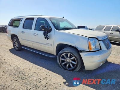 Czwarte zdjęcie samochodu z boku: 2013 GMC YUKON XL DENALI VIN:1GKS2MEF5DR308259 - miniatura
