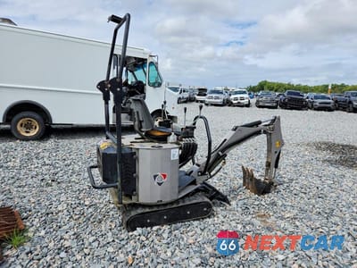 Czwarte zdjęcie samochodu z boku: 2022 JENSEN CONSTRUCTION EQUIPMENT - MINI EXCAVATOR VIN:00000022022300005 - miniatura