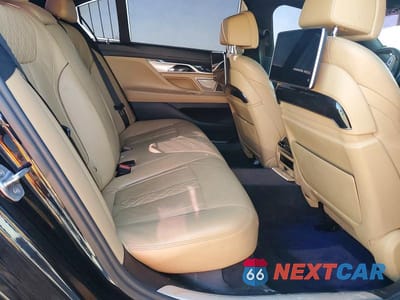 Zdjęcie 10 z 12 samochodu: 2017 BMW 750 XI VIN:WBA7F2C52HG421718 - miniatura