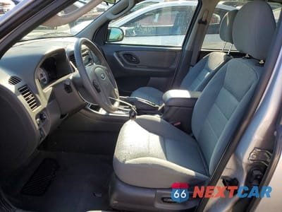 Zdjęcie 7 z 14 samochodu: 2005 FORD ESCAPE XLT VIN:1FMYU93165KB13104 - miniatura