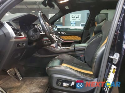 Zdjęcie 7 z 12 samochodu: 2021 BMW X5 M VIN:5YMJU0C07M9F23158 - miniatura