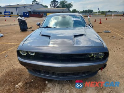 Piąte zdjęcie samochodu w środku: 2022 DODGE CHALLENGER SXT VIN:2C3CDZAG8NH103370 - miniatura