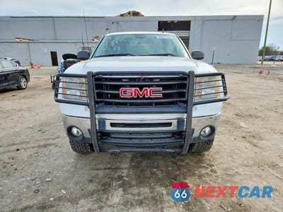 Piąte zdjęcie samochodu w środku: 2011 GMC SIERRA K1500 SLE VIN:1GTR2VE31BZ194246 - miniatura
