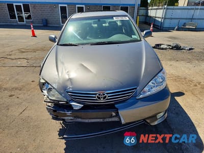 Piąte zdjęcie samochodu w środku: 2006 TOYOTA CAMRY XLE VIN:4T1BE30KX6U692939 - miniatura