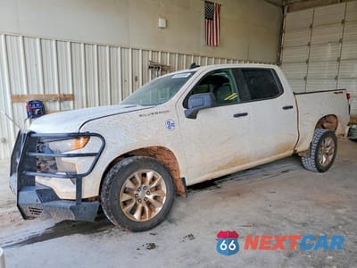 2024 CHEVROLET SILVERADO K1500 CUSTOM 1GCPDBEKXRZ320525 - główne zdjęcie licytacji z USA - miniatura
