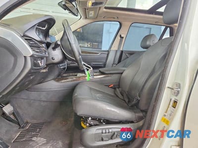 Zdjęcie 7 z 12 samochodu: 2016 BMW X5 SDRIVE35I VIN:5UXKR2C59G0R73064 - miniatura