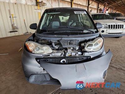 Piąte zdjęcie samochodu w środku: 2013 SMART FORTWO PURE VIN:WMEEJ3BA1DK664409 - miniatura