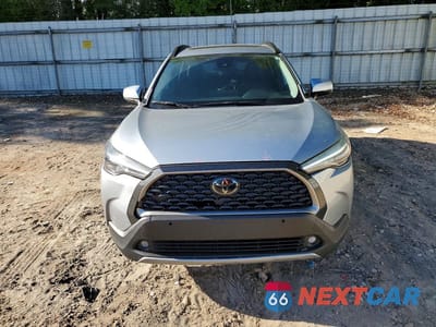 Piąte zdjęcie samochodu w środku: 2022 TOYOTA COROLLA CROSS XLE VIN:7MUDAAAGXNV033825 - miniatura