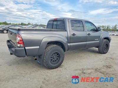 Trzecie zdjęcie samochodu z tyłu: 2013 TOYOTA TACOMA V6 VIN:3TMLU4EN1DM118896 - miniatura