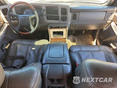 Zdjęcie 8 z 13 samochodu: 2002 CADILLAC ESCALADE EXT VIN:3GYEK63N62G228684 - miniatura