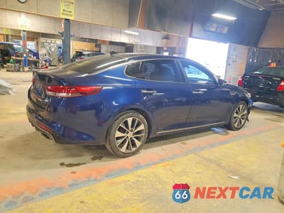 Trzecie zdjęcie samochodu z tyłu: 2016 KIA OPTIMA SXL TURBO VIN:5XXGV4L23GG016190 - miniatura