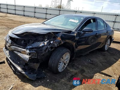 2020 TOYOTA CAMRY XLE 4T1F31AKXLU541010 - główne zdjęcie licytacji z USA - miniatura