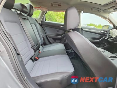 Zdjęcie 10 z 13 samochodu: 2026 VOLKSWAGEN JETTA VIN:3VW7W7BU8TM050052 - miniatura