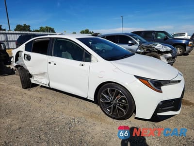 Czwarte zdjęcie samochodu z boku: 2020 TOYOTA COROLLA SE VIN:JTDS4RCE7LJ022326 - miniatura