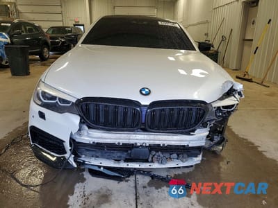 Piąte zdjęcie samochodu w środku: 2019 BMW 540 XI VIN:WBAJE7C50KWW12427 - miniatura