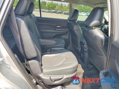 Zdjęcie 11 z 13 samochodu: 2025 TOYOTA GRAND HIGHLANDER XLE VIN:5TDAAAA5XSS032021 - miniatura