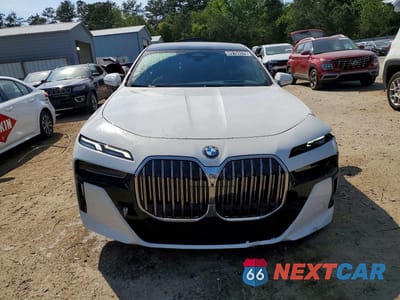 Piąte zdjęcie samochodu w środku: 2026 BMW 740 XI VIN:WBA33EH05TCW27220 - miniatura