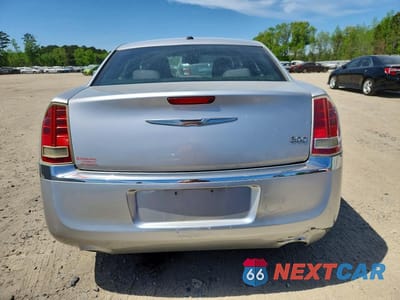 Zdjęcie 6 z 12 samochodu: 2012 CHRYSLER 300 VIN:2C3CCAAGXCH126733 - miniatura