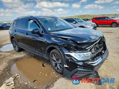 Czwarte zdjęcie samochodu z boku: 2024 VOLKSWAGEN TIGUAN SE VIN:3VV3B7AX8RM049860 - miniatura